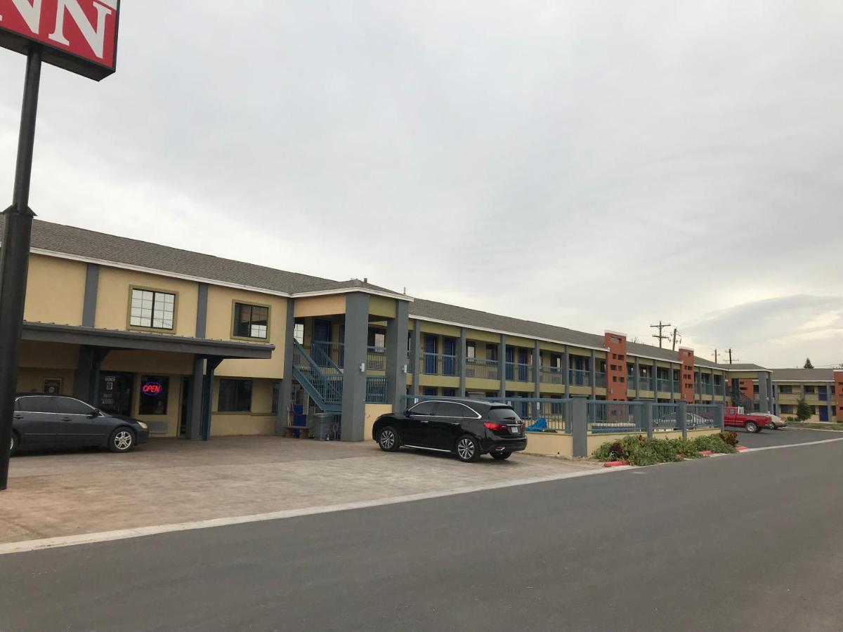 Texas Inn Mcallen Airport Exterior photo