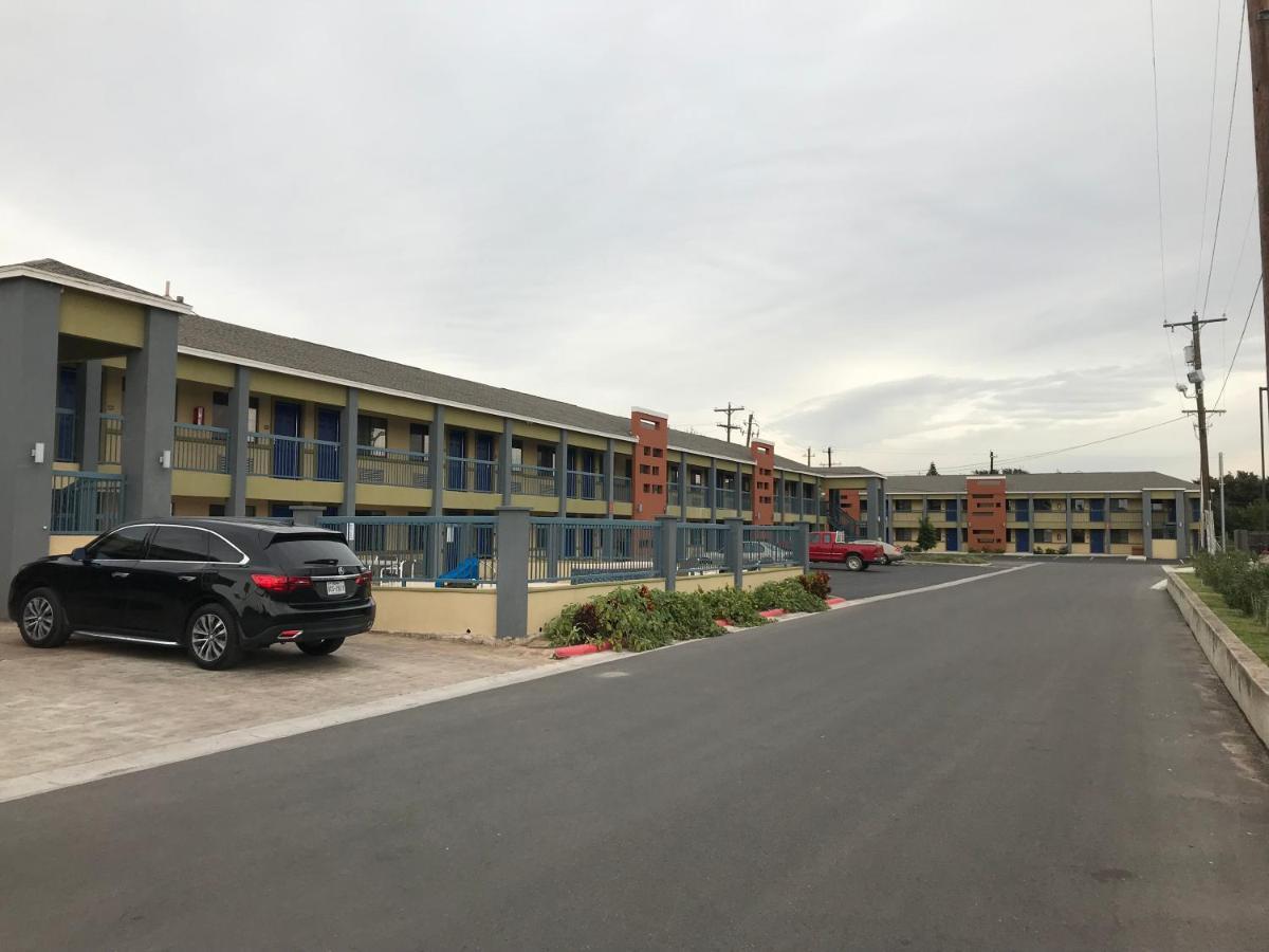 Texas Inn Mcallen Airport Exterior photo